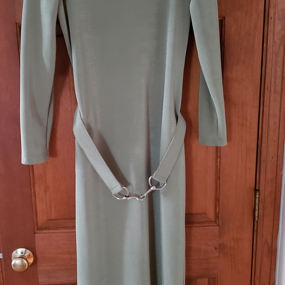 Dress - Picture 2 of 4